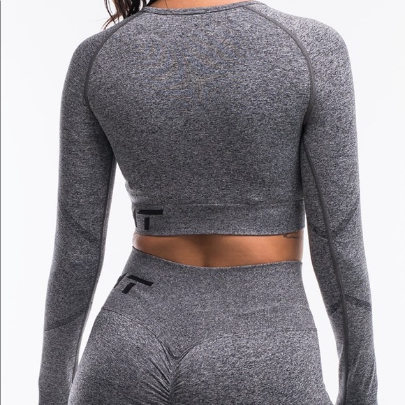 ECHT Long Sleeve Crop Top - Picture 2 of 3